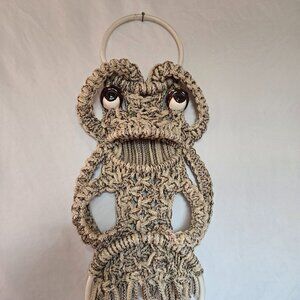 70s Macreme Frog Towel Holder